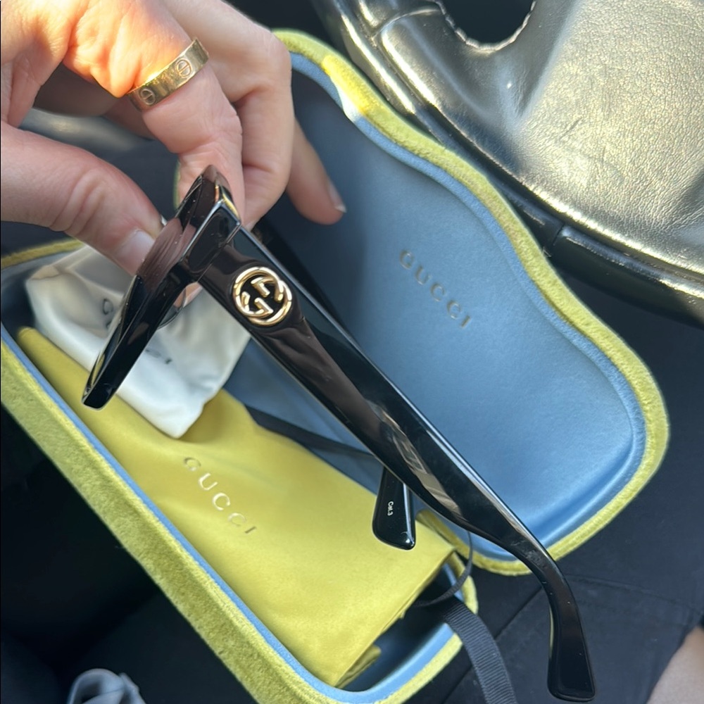 Gucci Oversized Black Sunglasses - Picture 3 of 7